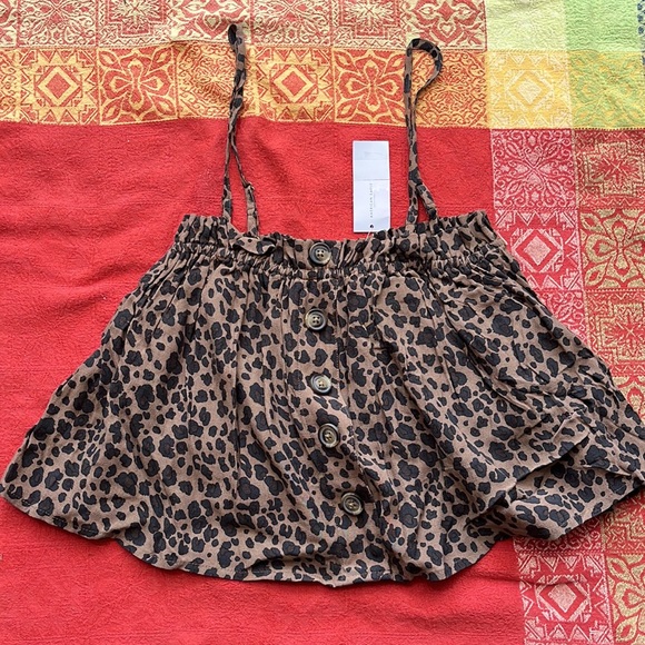 American Eagle flowy leopard print crop built in bra NWT bundle to save Sz med - Picture 1 of 7